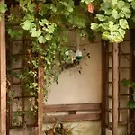 D'hotes Notre Paradis Bed and Breakfast *