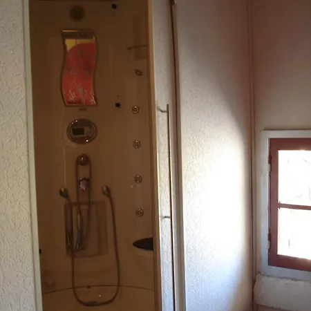 לינה וארוחת בוקר D'hotes Notre Paradis *