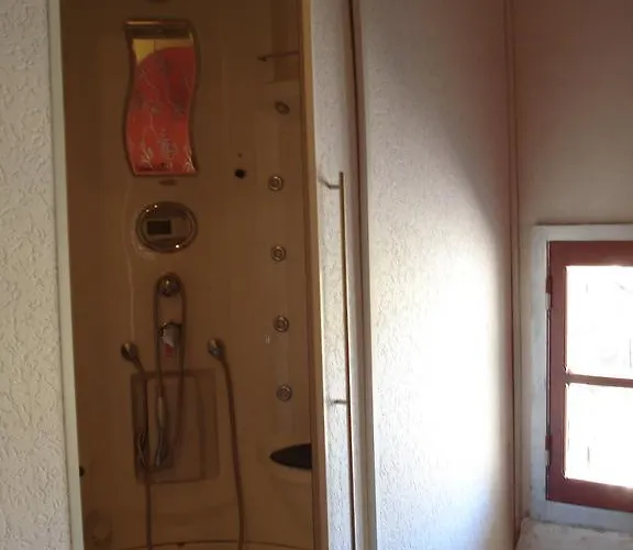 לינה וארוחת בוקר D'hotes Notre Paradis *