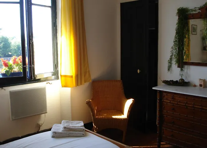 לינה וארוחת בוקר D'hotes Notre Paradis *